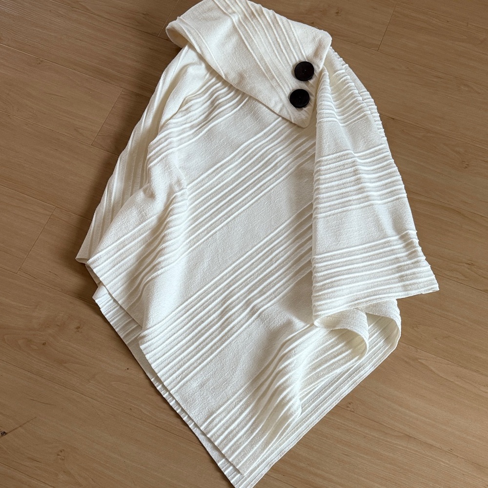 WOMEN’S SHAWL PLEATED FLEECE PONCHO ONE SIZE WINTER WHITE WILL FIT MOST SIZES - Picture 4 of 12